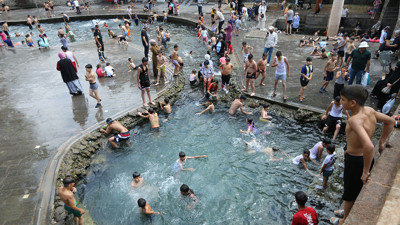 Diyarbakır'da hava sıcaklığı 42 dereceye ulaştı