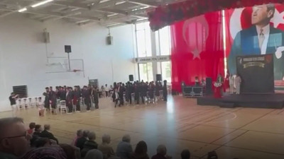 Öğrenciler Erdoğan'a öyle bir şey yaptılar ki! "Arkalarını dönüp..."