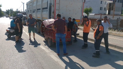 Elektrikli motosiklet tır dorsesine çarptı: 1 yaralı