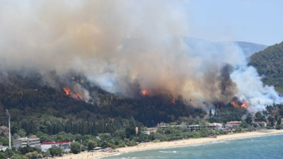 Yunanistan cayır cayır yanıyor