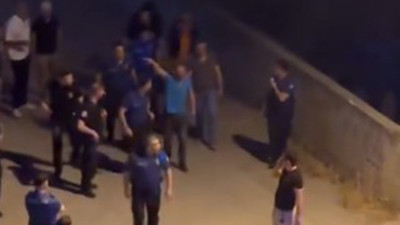 Tabancayla sokakta dolaşan şahıs korku saçtı