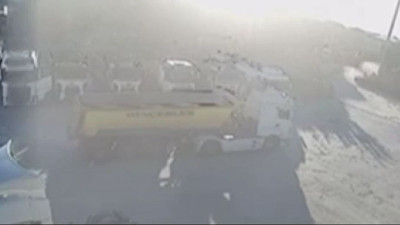 İzmir’de feci kaza! Direğe çarpan genç sürücü hayatını kaybetti