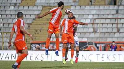 Efsane kulübün dramı: Üç futbolcusu kaldı