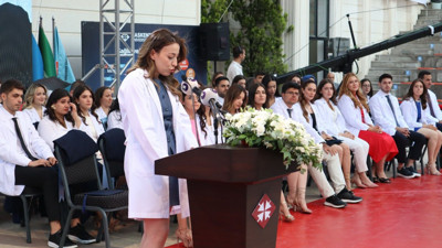 Şehit polisin kızından yürekleri sızlatan mezuniyet konuşması