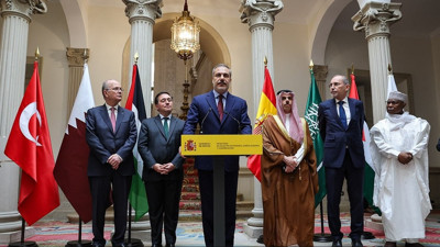 Fidan İspanya'da Gazze Temas Grubu üyeleriyle bir araya geldi