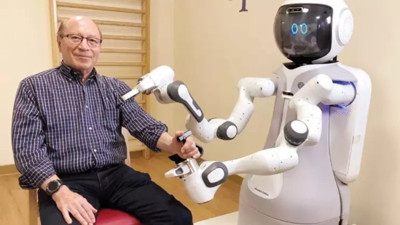 Robotlar yaşlıların yeni dostu mu? Yapay zeka yaşlıları yalnızlıktan kurtarabilir mi?