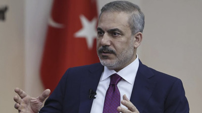 AKP'nin MKYK toplantısında Hakan Fidan bir ilki yaşattı! Üyelerin hepsi aynı anda telefonu aldı, herkes sus pus oldu...