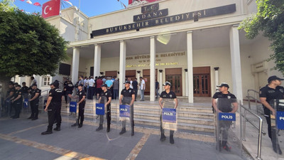 Adana Büyükşehir Belediyesi'nde arama tamamlandı