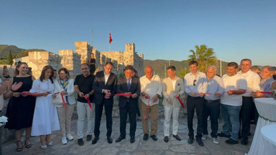 Denizden Gelen Kadın sergisi Marmaris Kalesi’nde açıldı