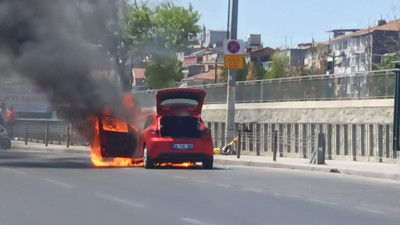 İstanbul en işlek caddesinde alev alev yandı