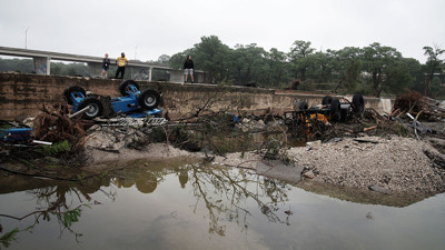 Teksas'taki sel felaketinde ölü sayısı 50'ye yükseldi