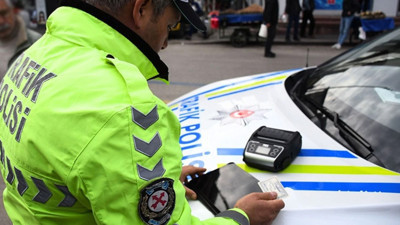 Trafiği tehlikeye düşüren sürücüler cezadan kaçamıyor! 105 bin 863 lira