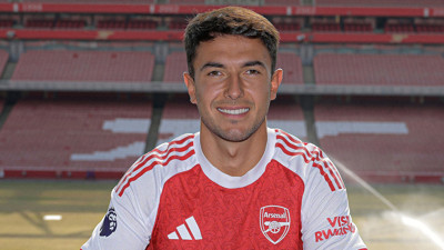 Arsenal'e İspanyol orta saha