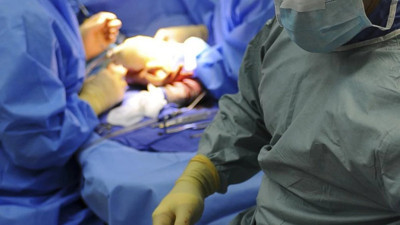 Günlerce organlarının arasında yüzmüş! Karnından canlı çıkarıldı