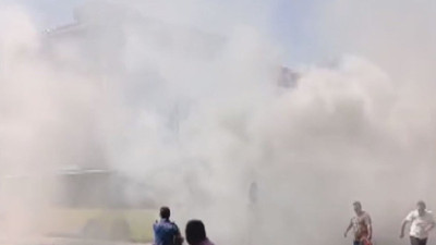 İETT otobüsü seyir halindeyken yandı! Can havliyle kaçtılar...