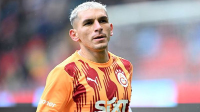 Torreira çapkınlık turunda fena yakalandı! Acemiliği sosyal medyanın diline düştü