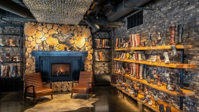 Efsane ayakkabı devi iflasın eşiğinde. Türkiye'de de satılıyor. 20 mağazasından 14'ünü kapatacak