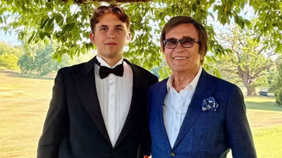 Erol Evgin'in torunu mezun oldu! Gören herkes aynı yorumu yaptı