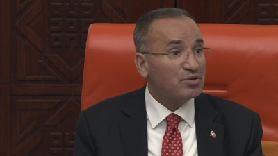 AKP’li vekilin kahkahası Bekir Bozdağ’ı sinir küpüne çevirdi: O arkadaş dışarı çıksın