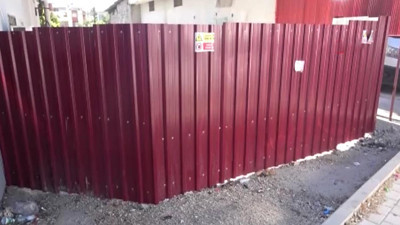 Şok hamle sokağı sacla kapattı! Belediye kaçak dedi