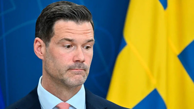 Göç Bakanı dumura uğradı: Oğlunun aşırı sağcı olduğunu internetten öğrendi