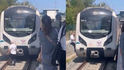 Makinist onu görünce ani frene bastı! Marmaray’da sefer durdu