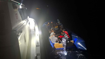 Lastik bota operasyon! 15'i çocuk 36 kişi ölümden döndü