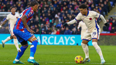 Adı Fenerbahçe ile anılan Jadon Sancho imzayı atıyor