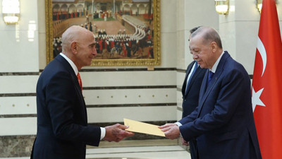 Hüsnü Mahalli uyardı: Osmanlı'ya dönelim demek Cumhuriyet'i ortadan kaldırmaktır