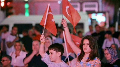 Erzincan’da vatandaşlar 15 Temmuz’da tek yumruk oldu