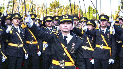 Atatürkçü Ebru teğmene mahkemeden şoke ettiren karar!