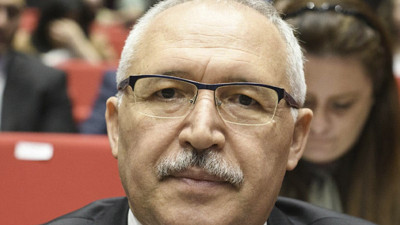 Yandaş kalem 2 siyasi lideri topa tuttu!