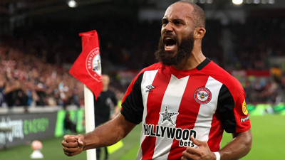 Manchester United Mbuemo transferiyle Brenford'u zengin etti!