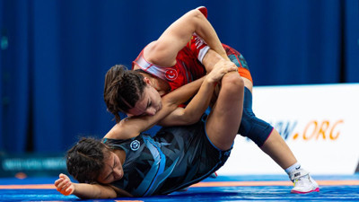 Milli güreşçiler, altın ve bronz madalya ile dönüyor