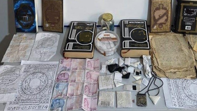 Üfürükçü çetesine polis baskını! Evden çıkanlar şoke etti