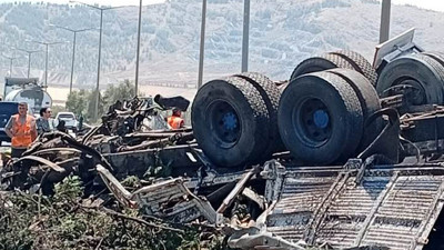 Nurdağı’nda ölümcül çarpışma! Sürücüler kurtarılamadı