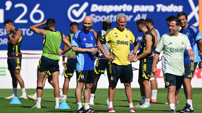 Mourinho'dan Şampiyonlar Ligi mesajı: 'Aferin çocuklar'