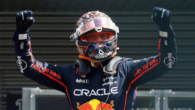 Sprint'i Verstappen attı!