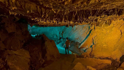 Sıcaktan bunalanalar bu mağaraya geliyor