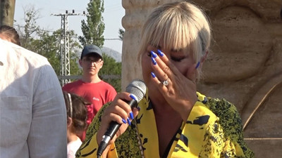 Safiye Soyman oğlunun adına yaptırdığı hayratı gözyaşlarıyla açtı! "Dışım gülüyor içim yanıyor"