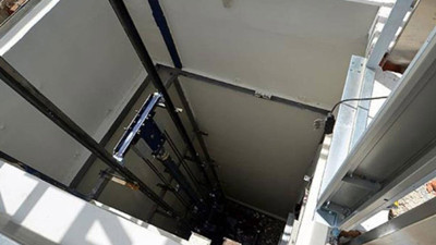 Yük asansörünün kancası çıktı! Bir işçi yaşamını yitirdi