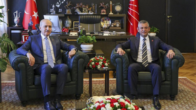 CHP’yi topa tuttu: Saray’a teslim oluşun perde arkasını anlattı