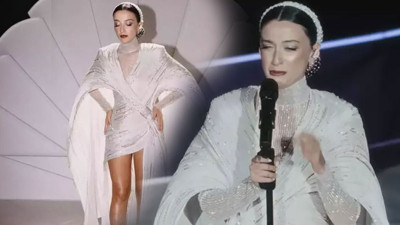 Melike Şahin zor günlerden geçiyor! Üzen haberi konserinde açıkladı