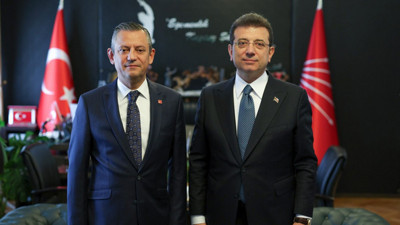 Ünlü gazeteciden şok iddia: Hem Özgür Özel’in hem İmamoğlu’nun ödü kopuyor