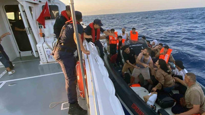 Göçmen kaçakçıları Marmaris açıklarında yakalandı!