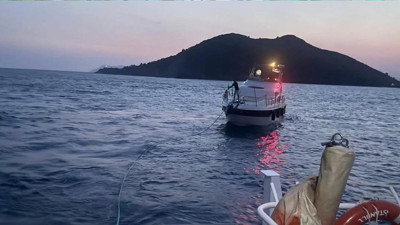 Sürüklenen teknenin imdadına Kıyı Emniyeti ekipleri yetişti