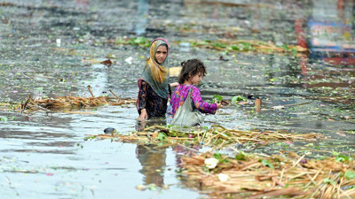 Muson yağmurları Pakistan’ı yıktı: Yüzlerce ev yerle bir! Ölü sayısı 300'e dayandı