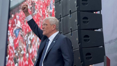 Müsavat Dervişoğlu: Devlet yıkılıyor, millet ayrışıyor