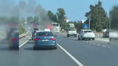Tur otobüsünde can pazarı! Yol ortasında alev aldı: İçerisinde çok sayıda turist var