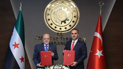 Bakan Kacır, Suriyeli mevkidaşı ile bir araya geldi